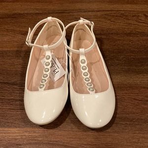 White Pearl Flats